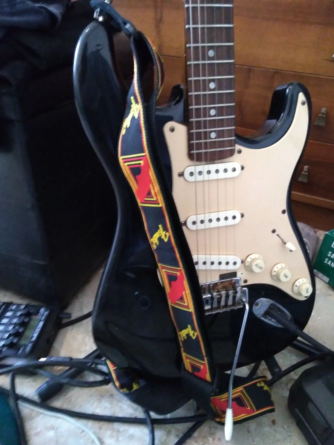 Fender Monogram Tracolla Chitarra 2" Nero Grigio intrecciata