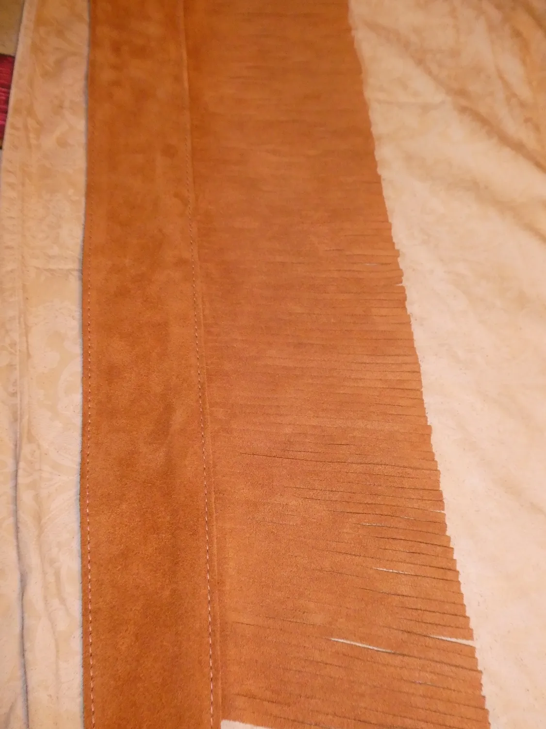 Fender Suede Fringe tracolla chitarra naturale scamosciata