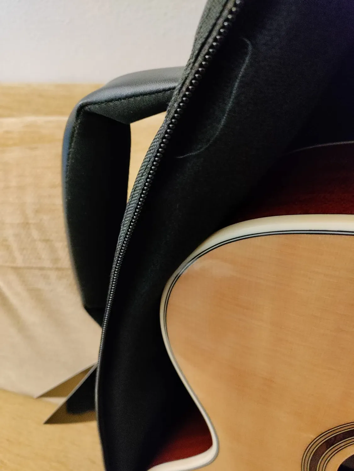 Fender FA610 borsa chitarra acustica dreadnought 10 mm nera