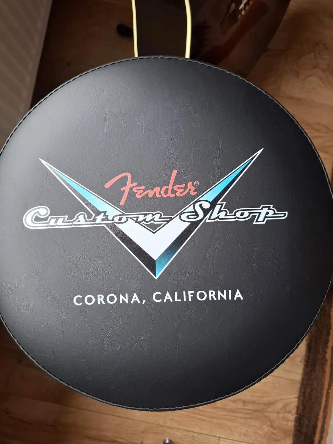 Fender Custom Shop sgabello girevole 24" imbottito chevron nero