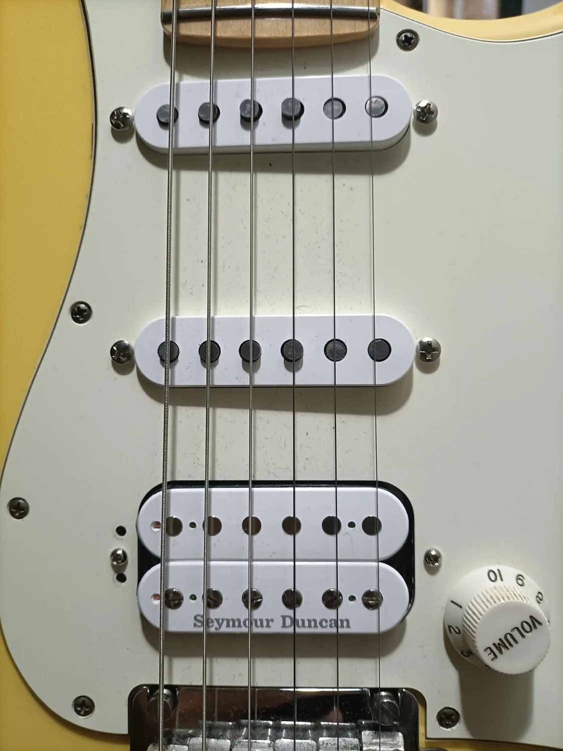 Fender Vintage Noiseless pickup Strat set 3 aged white