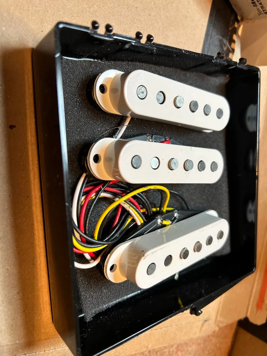 Fender Vintage Noiseless pickup Strat set 3 aged white