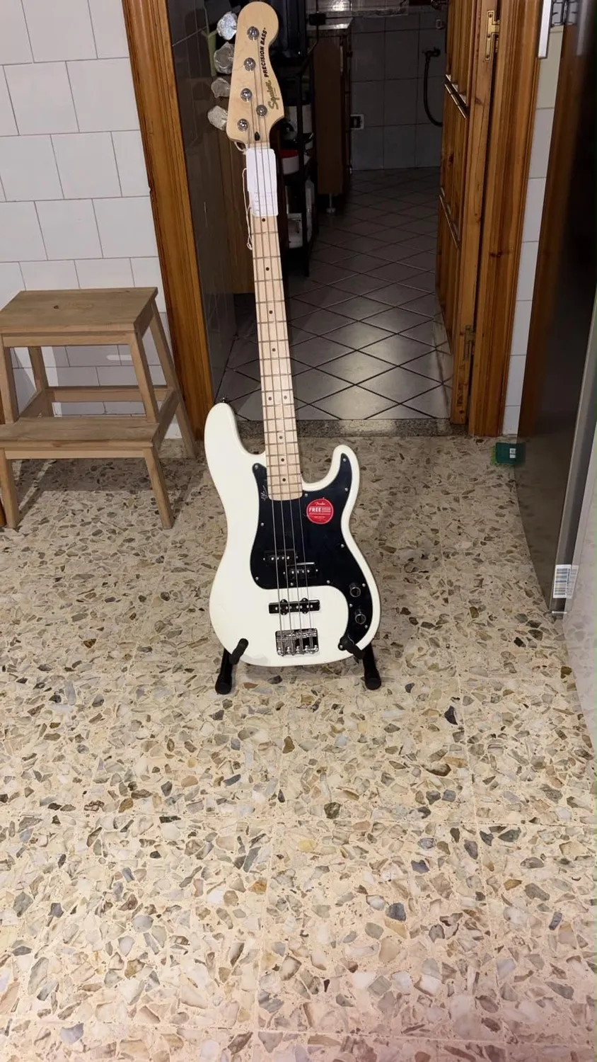 Squier Affinity Precision PJ basso elettrico bianco olimpico