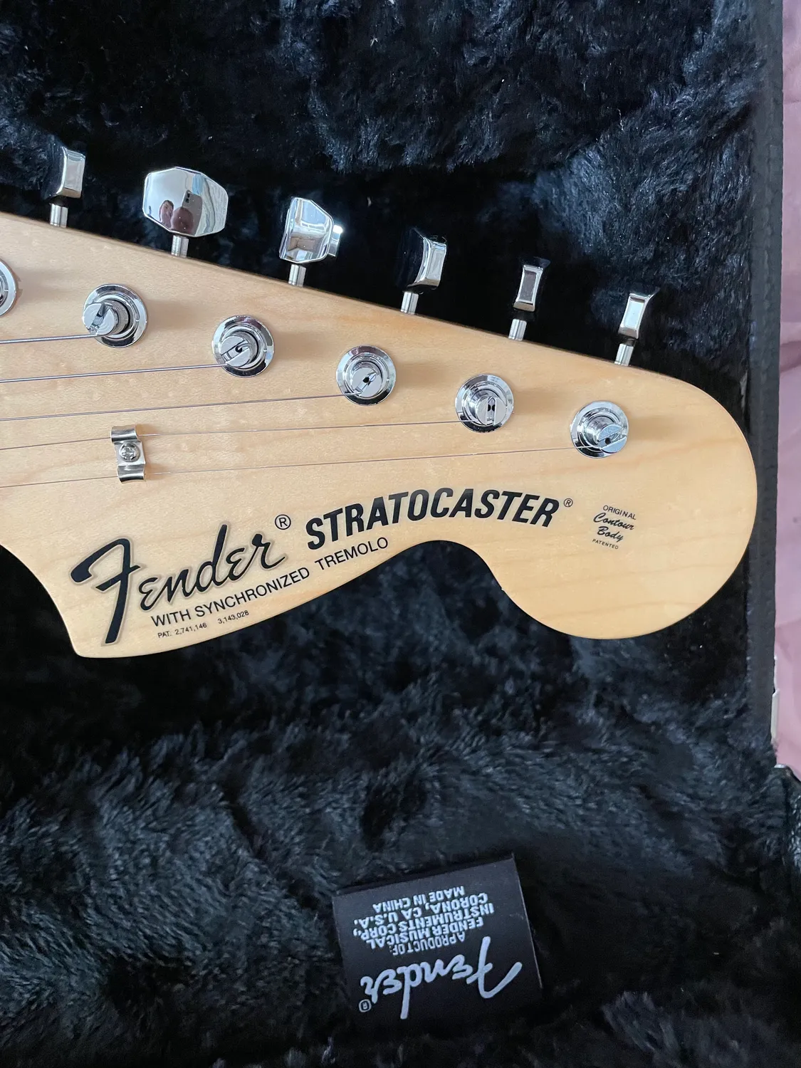 Fender Classic Series custodia rigida Strat Tele nera legno
