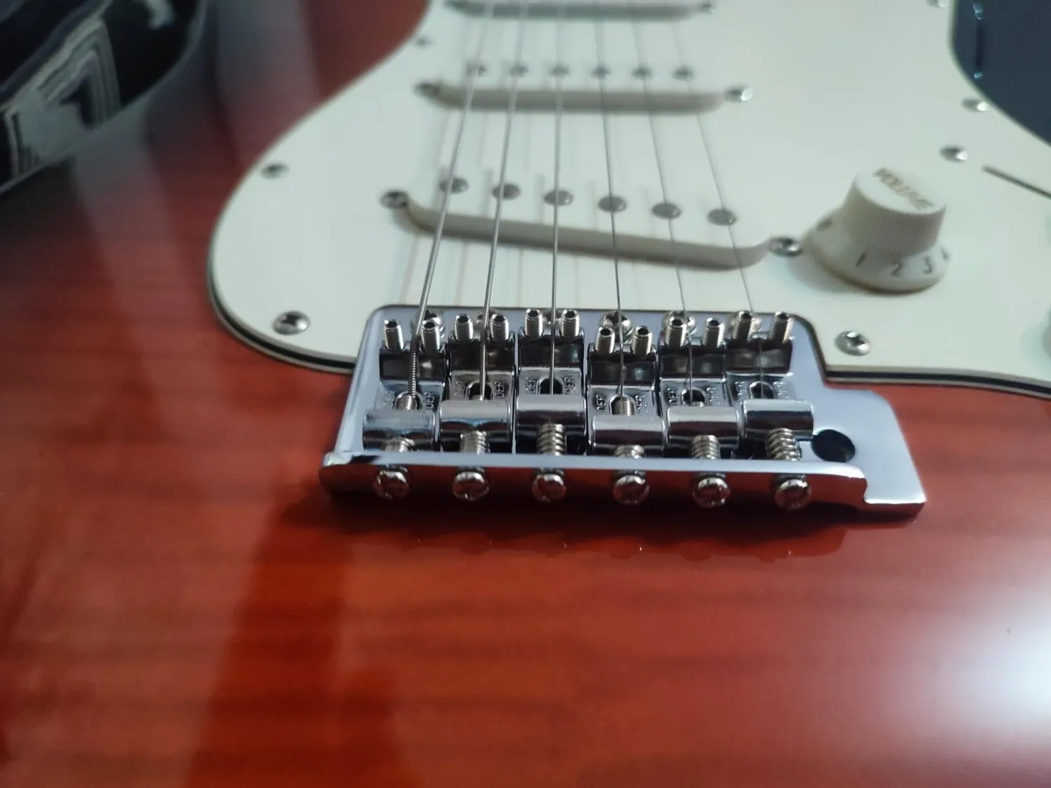 Fender Stratocaster ponte tremolo cromato 6 viti