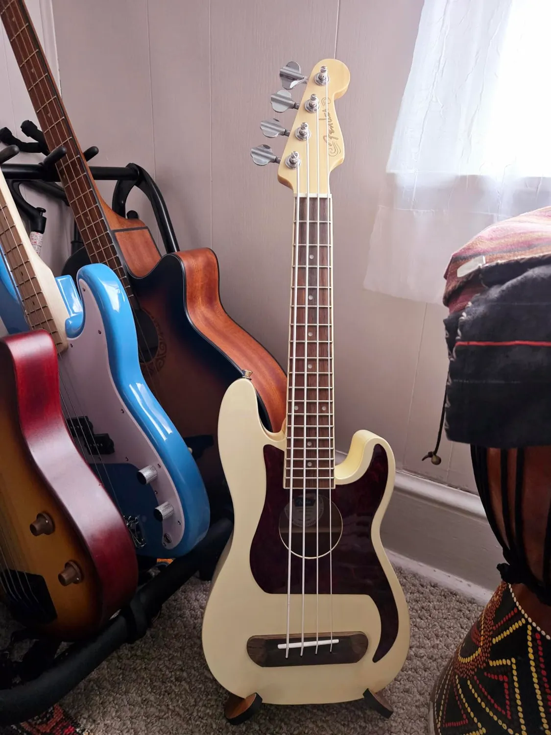 Fender Fullerton Precision Bass Uke bianco 4 corde