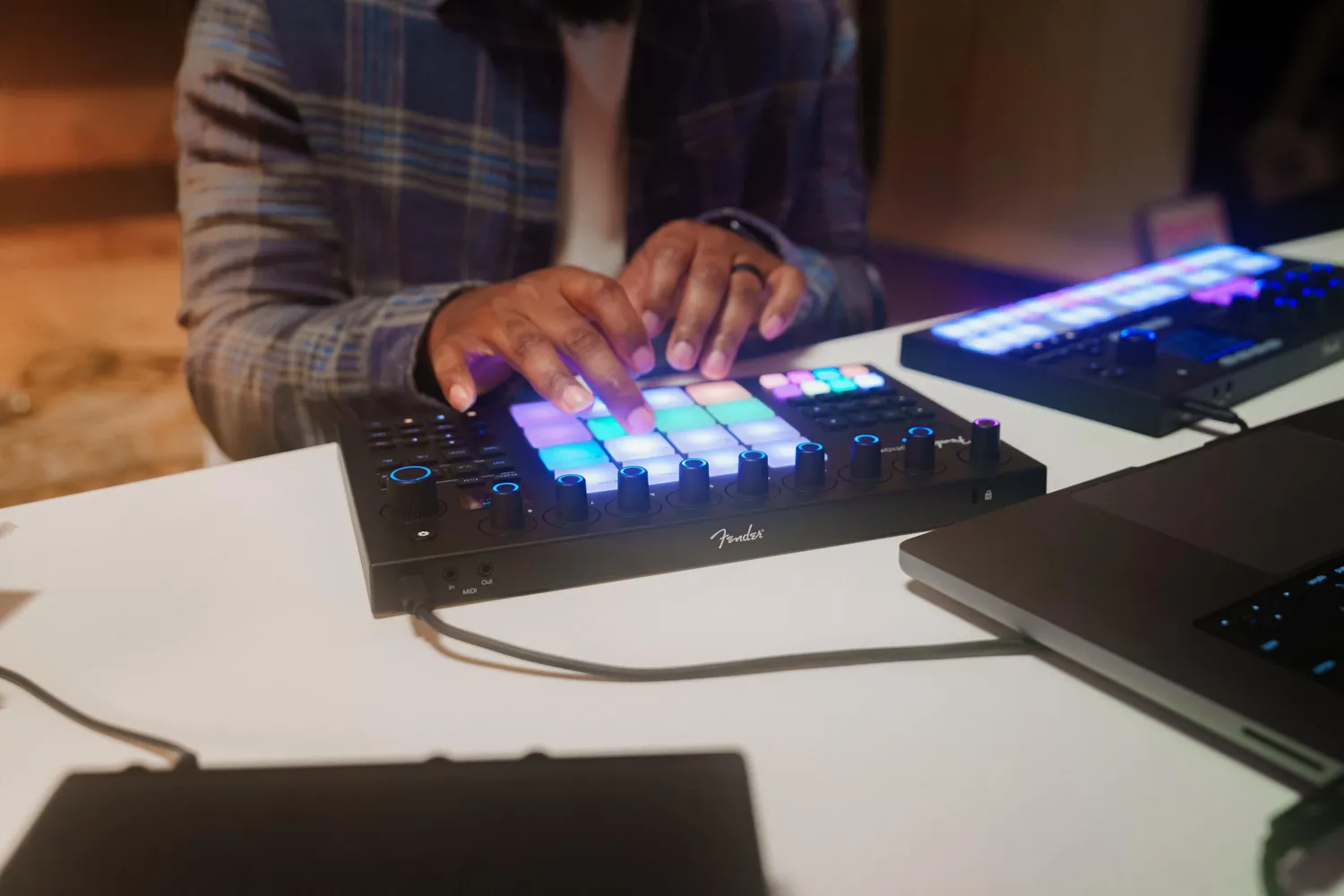 Fender Studio Motion 16 controller MIDI pad FATAR USB