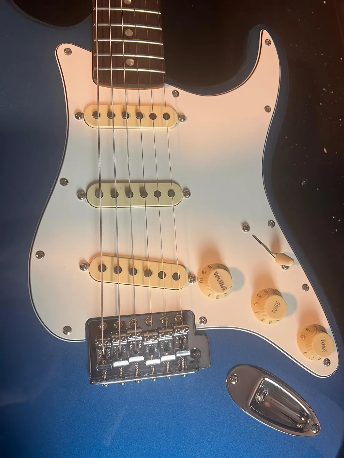 Fender Tex-Mex battipenna Stratocaster precablato parchment 11 fori