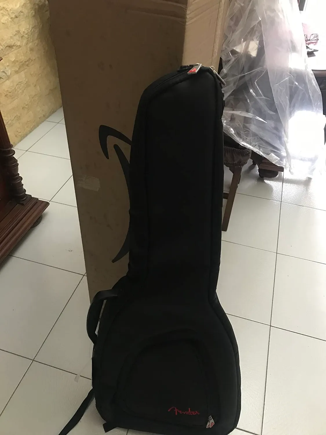Fender FA610 borsa chitarra acustica dreadnought 10 mm nera