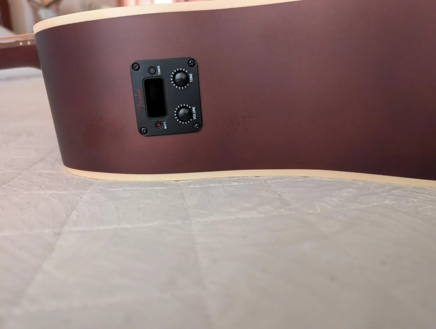 Fender Redondo CE chitarra elettroacustica Sunburst spalla mancante