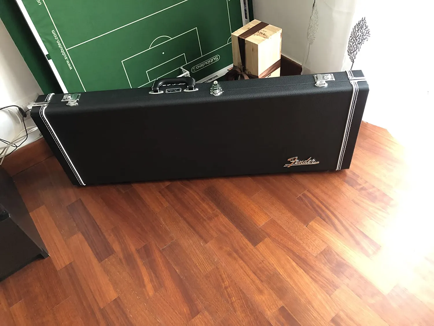 Fender Classic Series custodia rigida Strat Tele nera legno