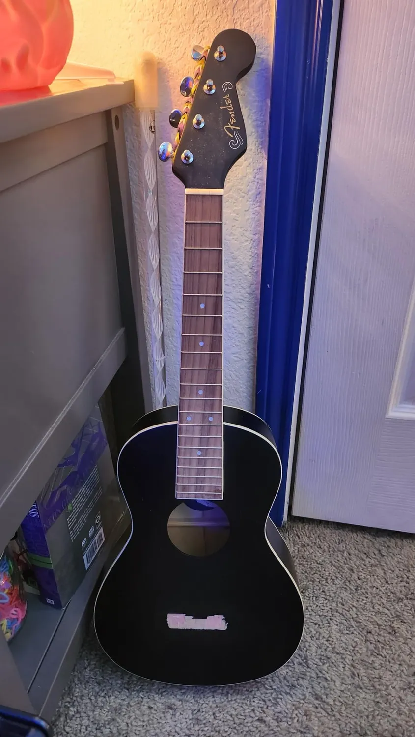 Fender Avalon ukulele tenore sunburst 2 colori tiglio
