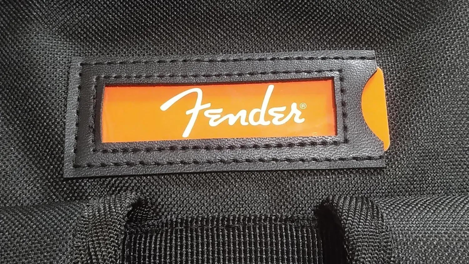Fender FE610 borsa chitarra elettrica imbottita nera