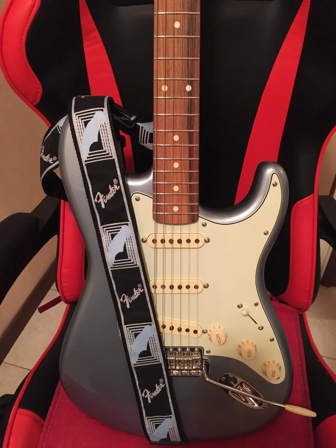 Fender Monogram Tracolla Chitarra 2" Nero Grigio intrecciata