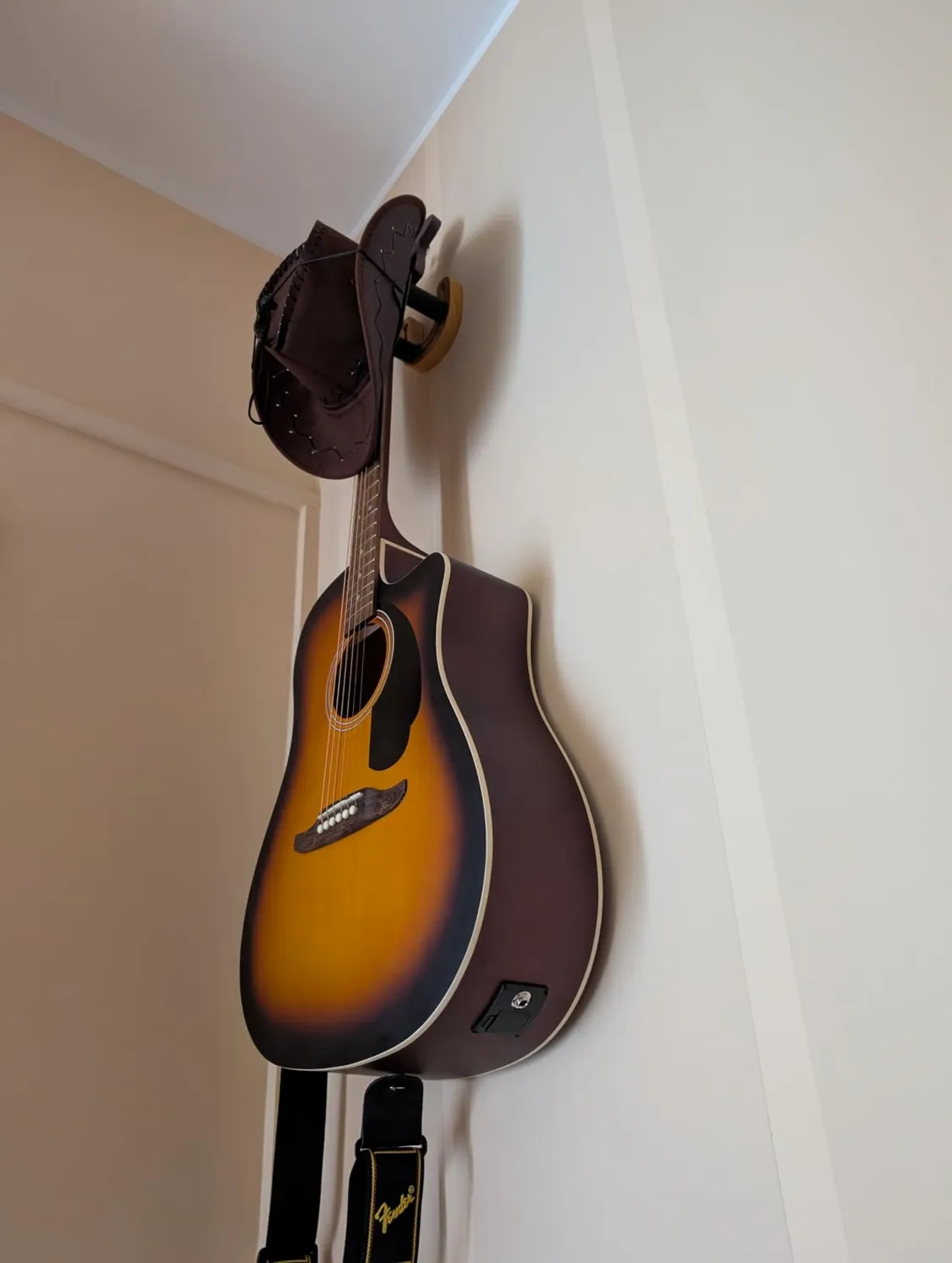 Fender Redondo CE chitarra elettroacustica Sunburst spalla mancante